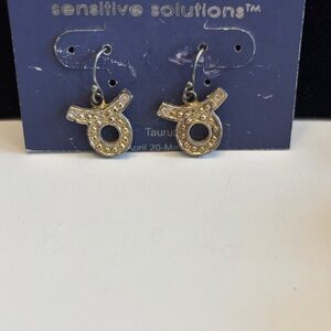 💕5/25💕Gold Taurus Zodiac Earrings